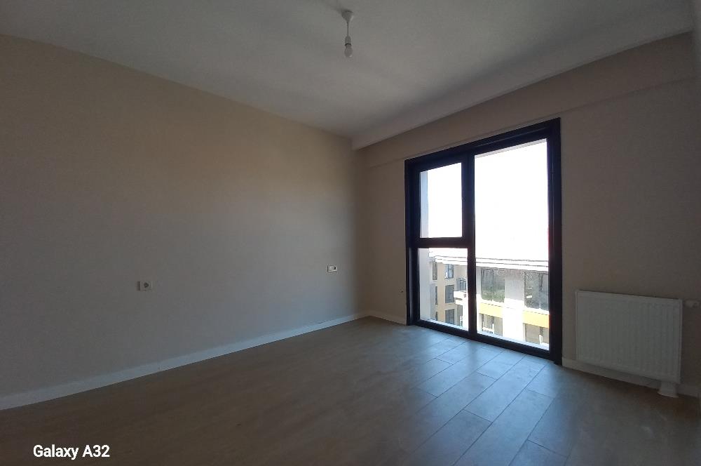 TOKİ KONUTLARINDA BÜYÜKÇAMLICA CAMİSİNE KOMSU 2+1 KİRALIK