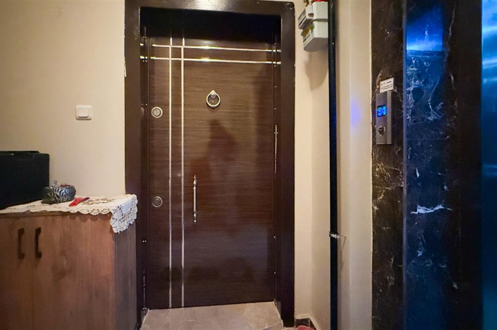 C21 BAL'dan EBEVYN BANYOLU ASANSORLÜ GENİŞ SATILIK 2+1 DAİRE