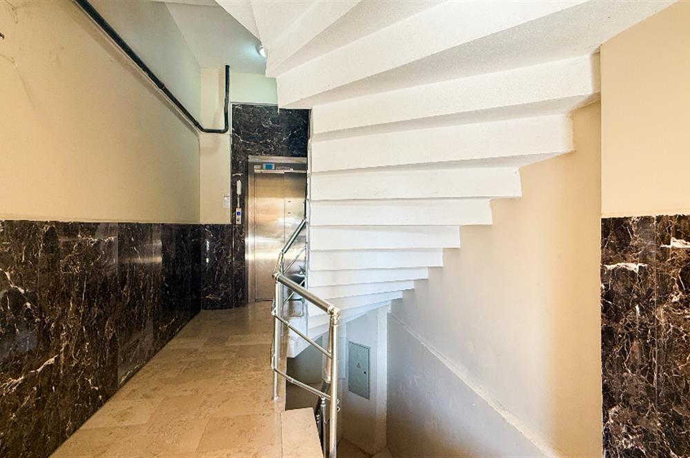 C21 BAL'dan EBEVYN BANYOLU ASANSORLÜ GENİŞ SATILIK 2+1 DAİRE