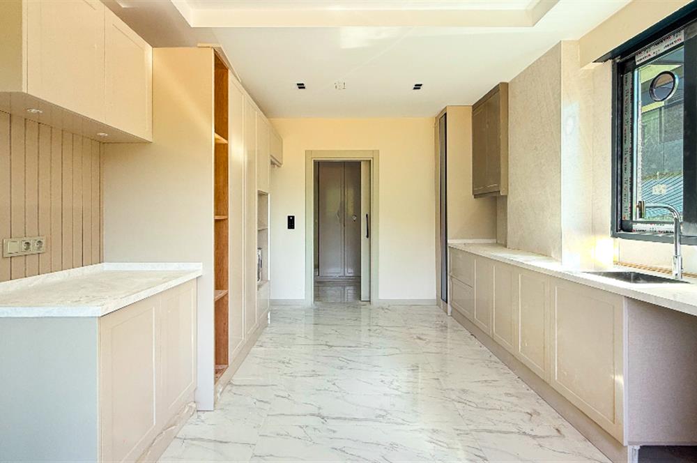 C21 BALDAN TOYGAR MAH MİLLET BAHÇESİ LOKASYON 5+2 SATILIK VİLLA