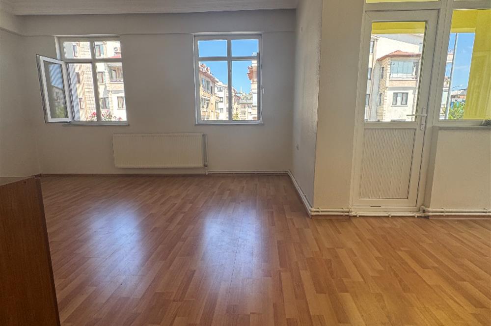 Century 21'den Akyazı Mahallesinde Ferah 3+1 Daire!