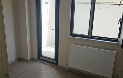 ÇAYIROVA AKSE MAHALLESINDE SATILIK 2+1 DAİRE