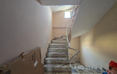 C21 NAR - GÜLTUTAN SOKAK'TA 15 YILLIK BİNADA 6. KAT 3+1 DAİRE