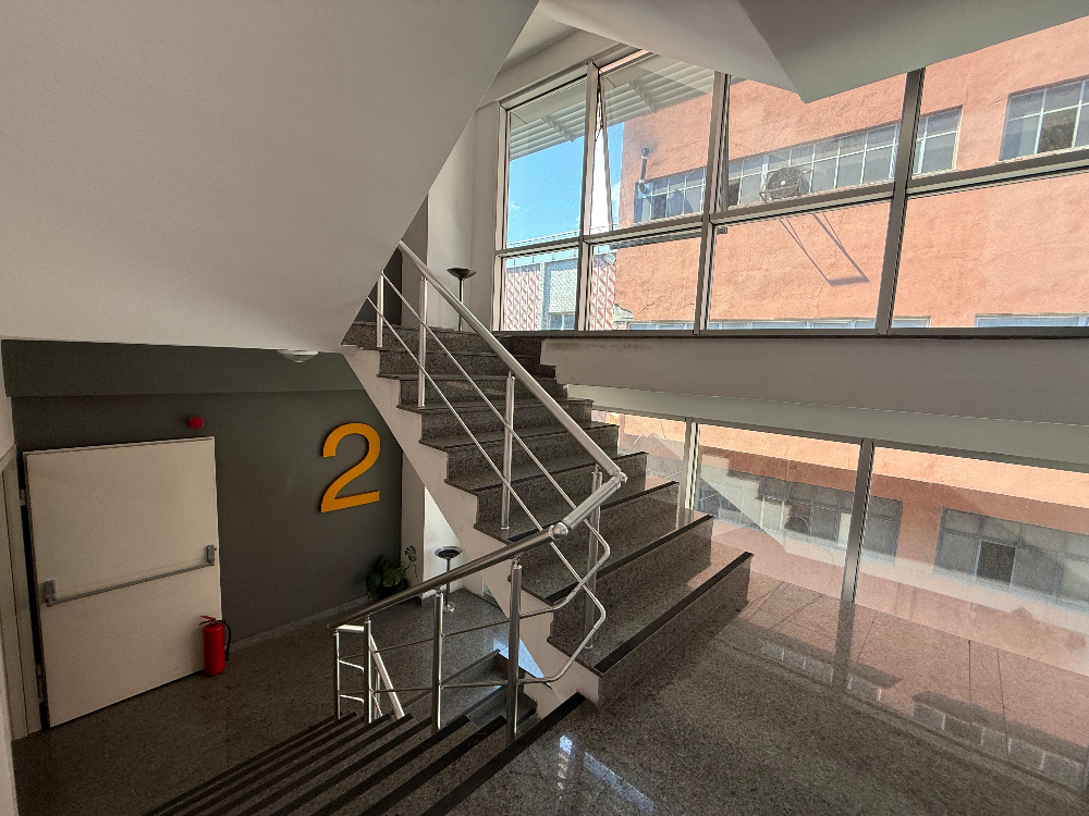 Sanayi Mahallesi Satılık Bina Mini Plaza 1200m2 Taşınmaya Hazır