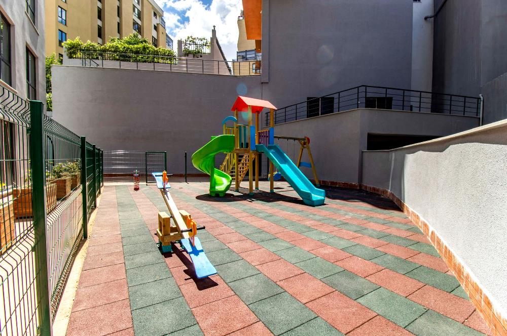 Mega 2Blok Sitesinde Satılık 1+1 Manzaralı Daire