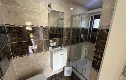 Zekeriyaköy'de güvenlikli site içerisinde 6+1 kiralık villa