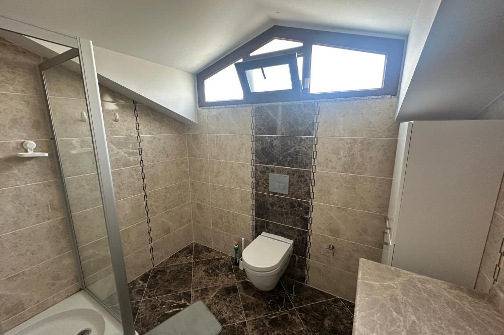 Zekeriyaköy'de güvenlikli site içerisinde 6+1 kiralık villa