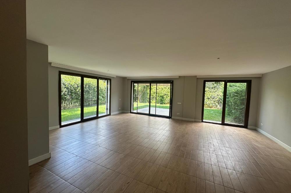 Zekeriyaköy'de güvenlikli site içerisinde 6+1 kiralık villa