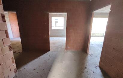 KAŞÜSTÜN'DE YOL ÜZERİ YAPIM AŞAMASIN'DA 3+1 SATILIK DAİRE