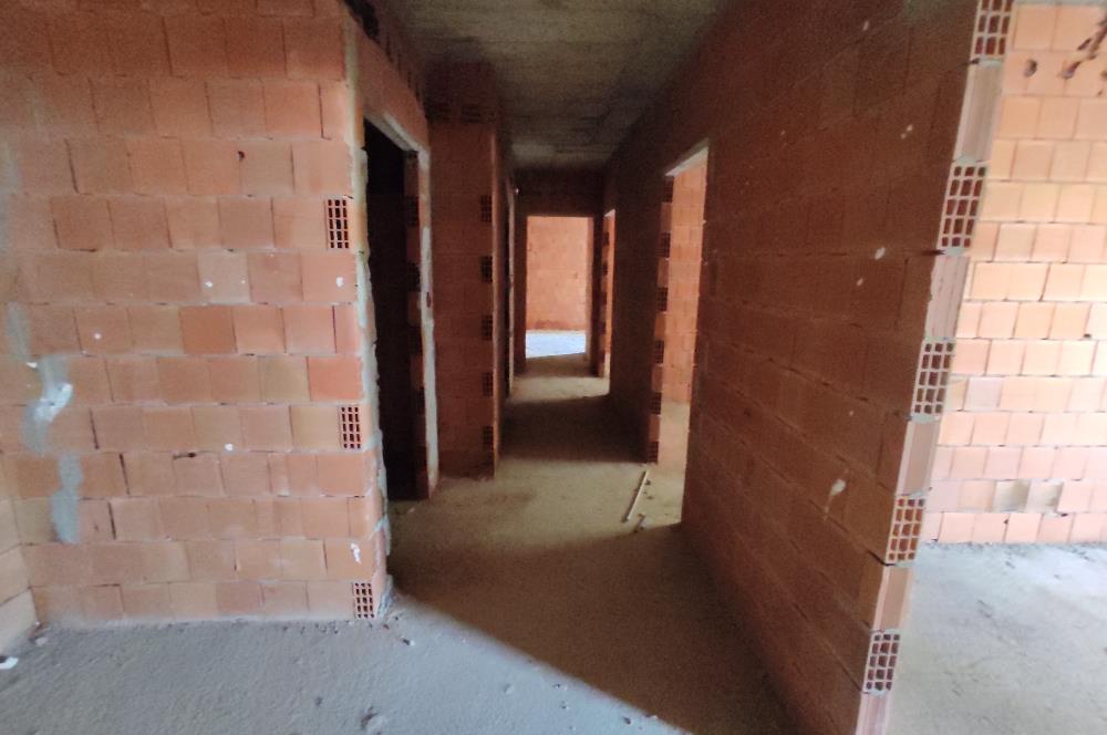KAŞÜSTÜN'DE YOL ÜZERİ YAPIM AŞAMASIN'DA 3+1 SATILIK DAİRE