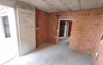 KAŞÜSTÜN'DE YOL ÜZERİ YAPIM AŞAMASIN'DA 3+1 SATILIK DAİRE