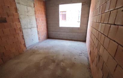 KAŞÜSTÜN'DE YOL ÜZERİ YAPIM AŞAMASIN'DA 3+1 SATILIK DAİRE