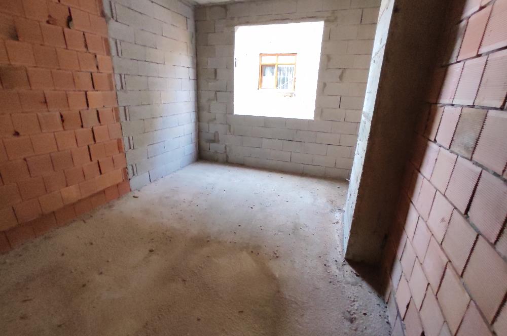 KAŞÜSTÜN'DE YOL ÜZERİ YAPIM AŞAMASIN'DA 3+1 SATILIK DAİRE