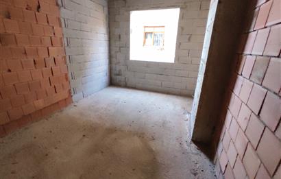 KAŞÜSTÜN'DE YOL ÜZERİ YAPIM AŞAMASIN'DA 3+1 SATILIK DAİRE