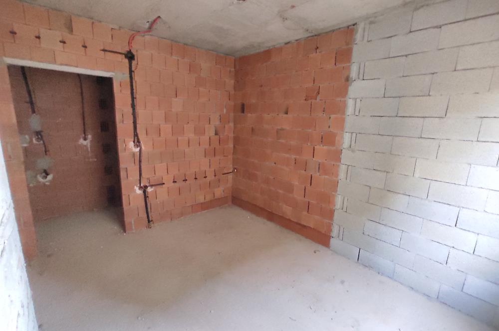 KAŞÜSTÜN'DE YOL ÜZERİ YAPIM AŞAMASIN'DA 3+1 SATILIK DAİRE