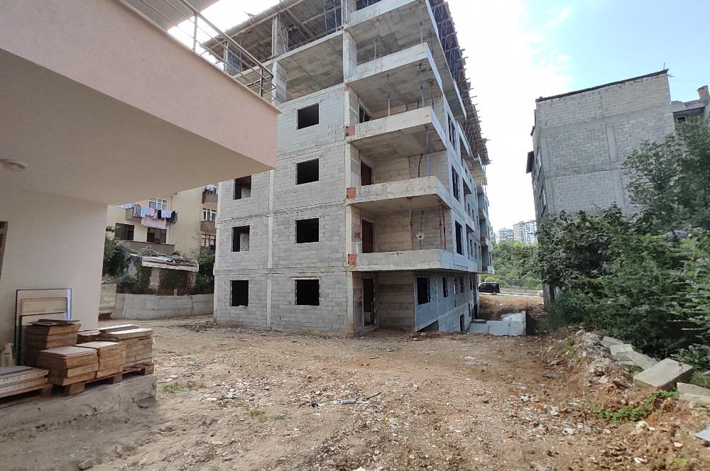 KAŞÜSTÜN'DE YOL ÜZERİ YAPIM AŞAMASIN'DA 3+1 SATILIK DAİRE