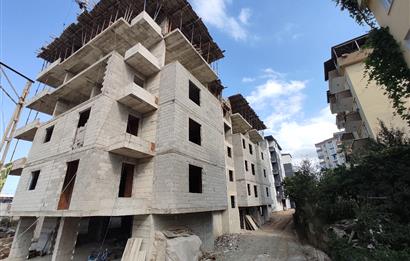 KAŞÜSTÜN'DE YOL ÜZERİ YAPIM AŞAMASIN'DA 3+1 SATILIK DAİRE