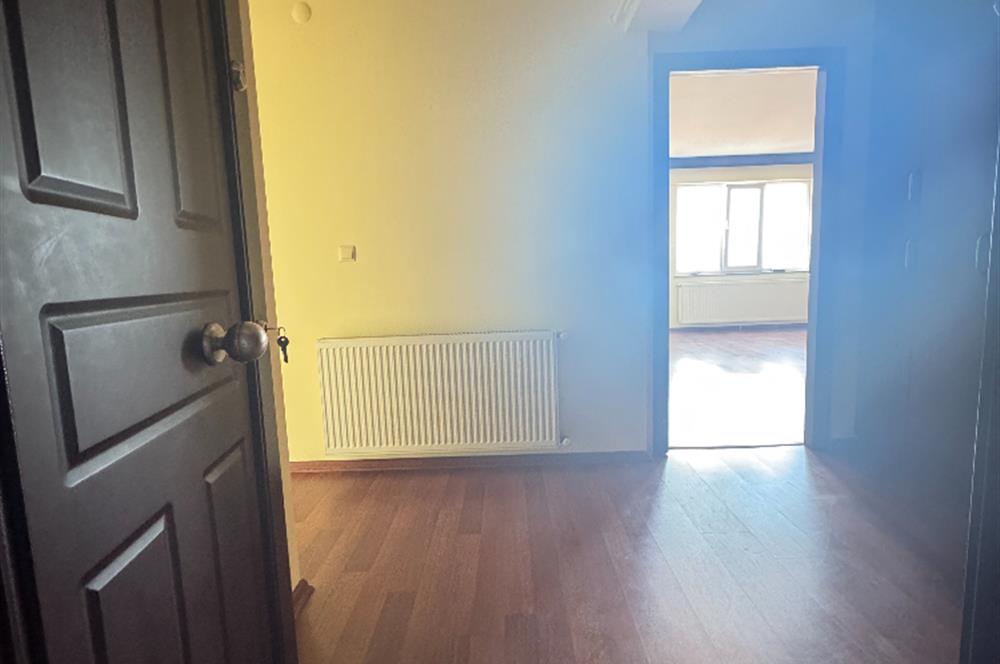 CENTURY 21'DEN FERAH AÇIK OTOPARKLI FIRSAT DAİRE