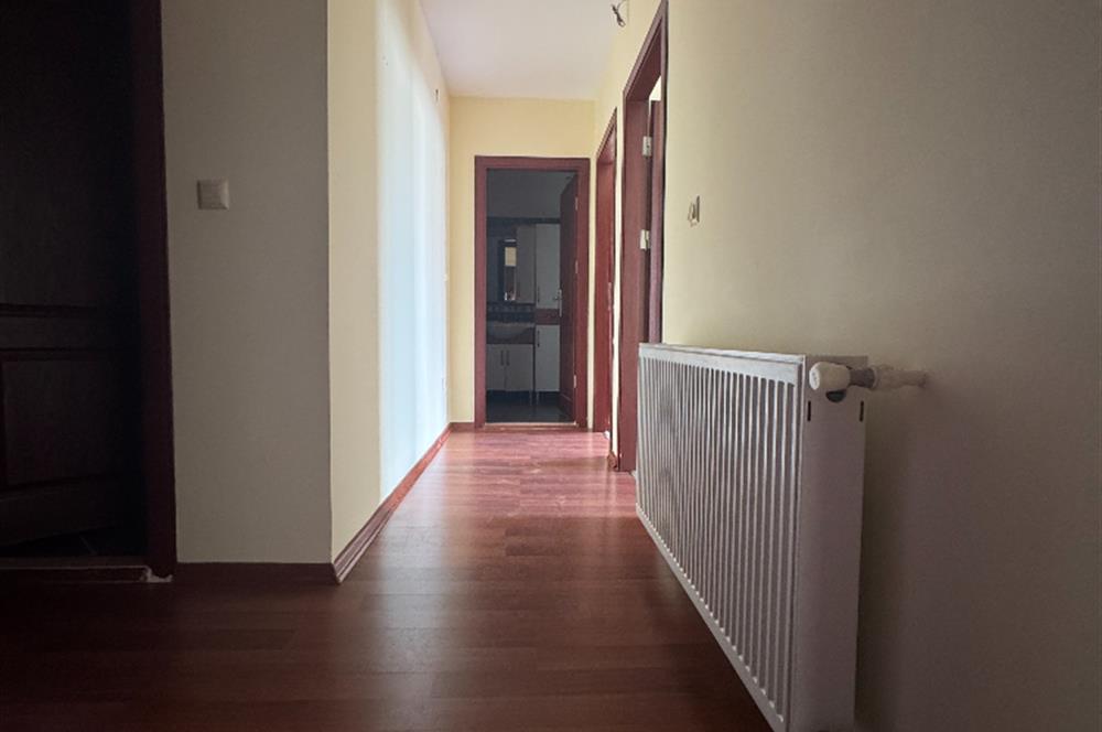 CENTURY 21'DEN FERAH AÇIK OTOPARKLI FIRSAT DAİRE