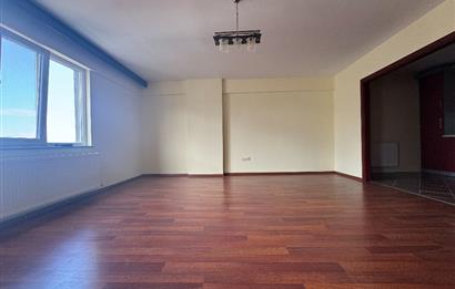 CENTURY 21'DEN FERAH AÇIK OTOPARKLI FIRSAT DAİRE