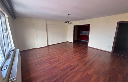 CENTURY 21'DEN FERAH AÇIK OTOPARKLI FIRSAT DAİRE