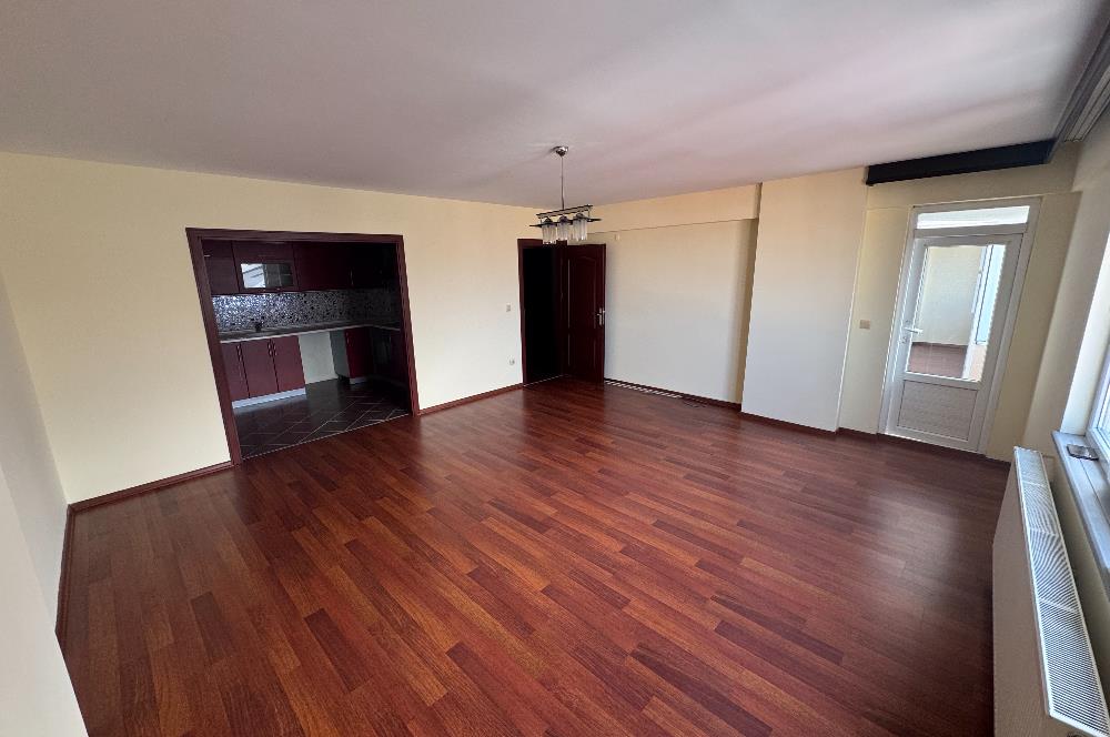 CENTURY 21'DEN FERAH AÇIK OTOPARKLI FIRSAT DAİRE