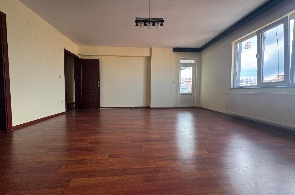 CENTURY 21'DEN FERAH AÇIK OTOPARKLI FIRSAT DAİRE