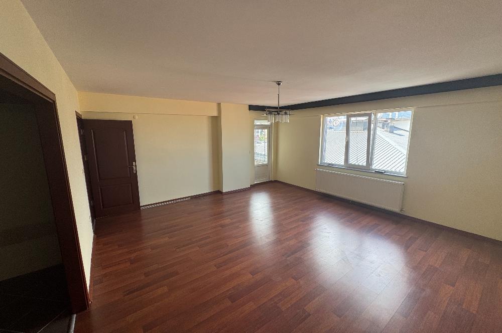 CENTURY 21'DEN FERAH AÇIK OTOPARKLI FIRSAT DAİRE