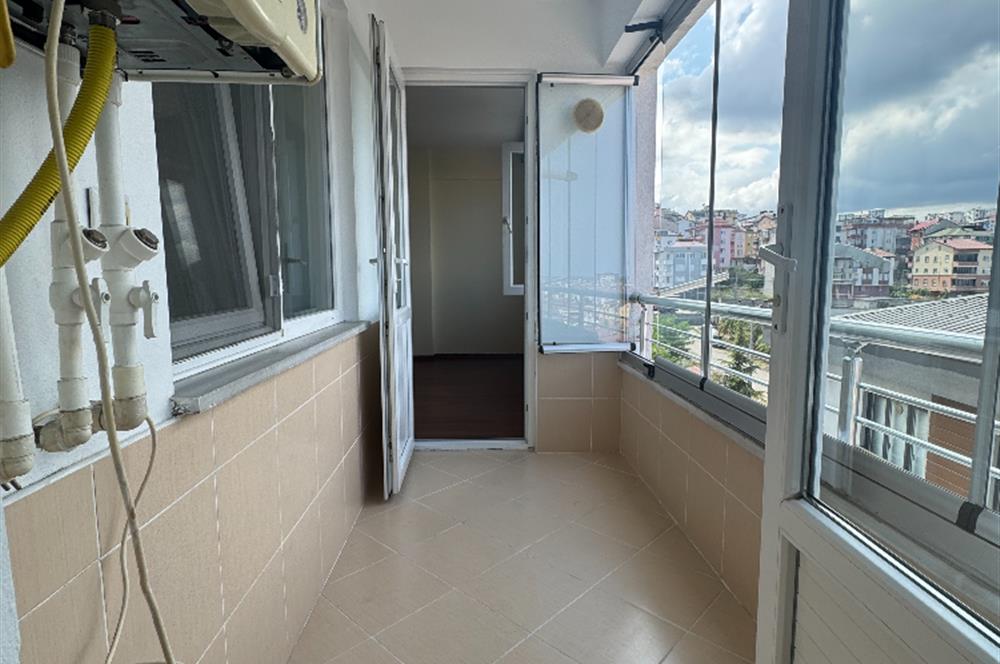 CENTURY 21'DEN FERAH AÇIK OTOPARKLI FIRSAT DAİRE