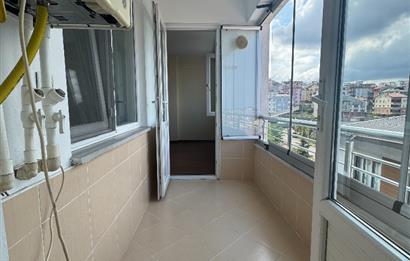 CENTURY 21'DEN FERAH AÇIK OTOPARKLI FIRSAT DAİRE