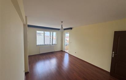 CENTURY 21'DEN FERAH AÇIK OTOPARKLI FIRSAT DAİRE