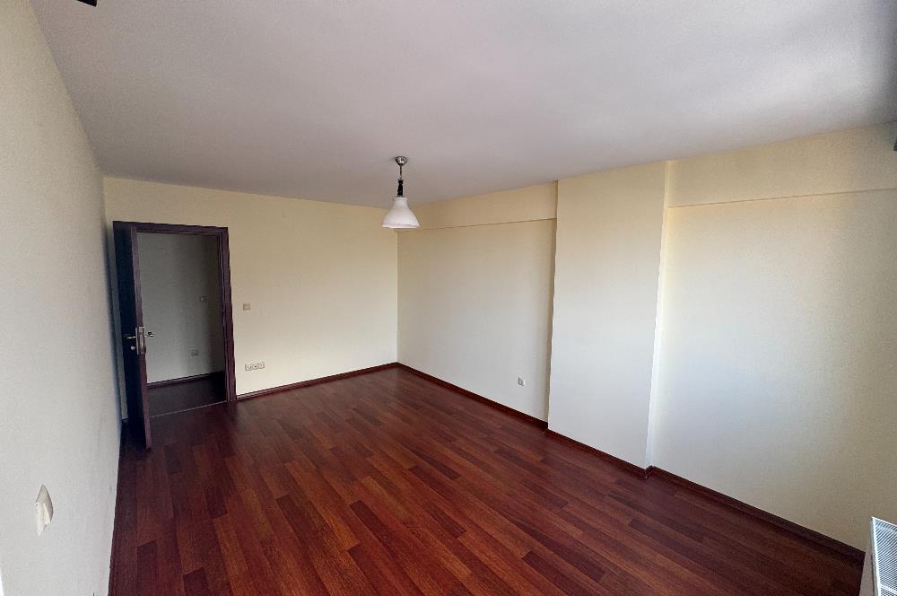 CENTURY 21'DEN FERAH AÇIK OTOPARKLI FIRSAT DAİRE