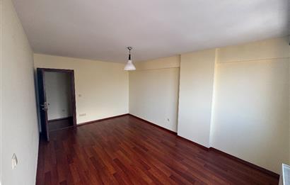 CENTURY 21'DEN FERAH AÇIK OTOPARKLI FIRSAT DAİRE