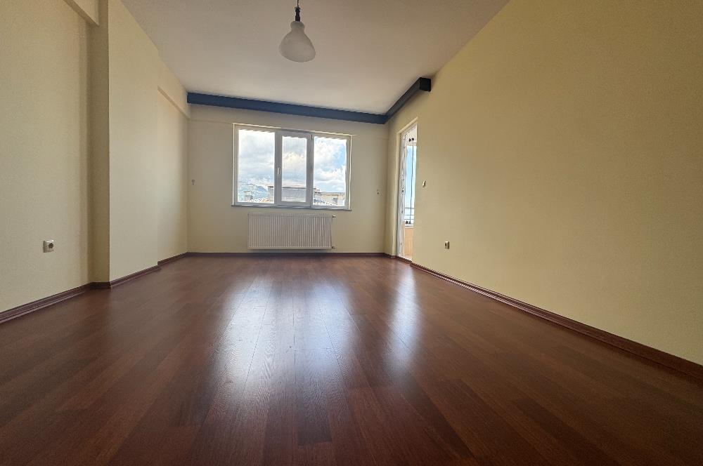 CENTURY 21'DEN FERAH AÇIK OTOPARKLI FIRSAT DAİRE