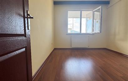 CENTURY 21'DEN FERAH AÇIK OTOPARKLI FIRSAT DAİRE