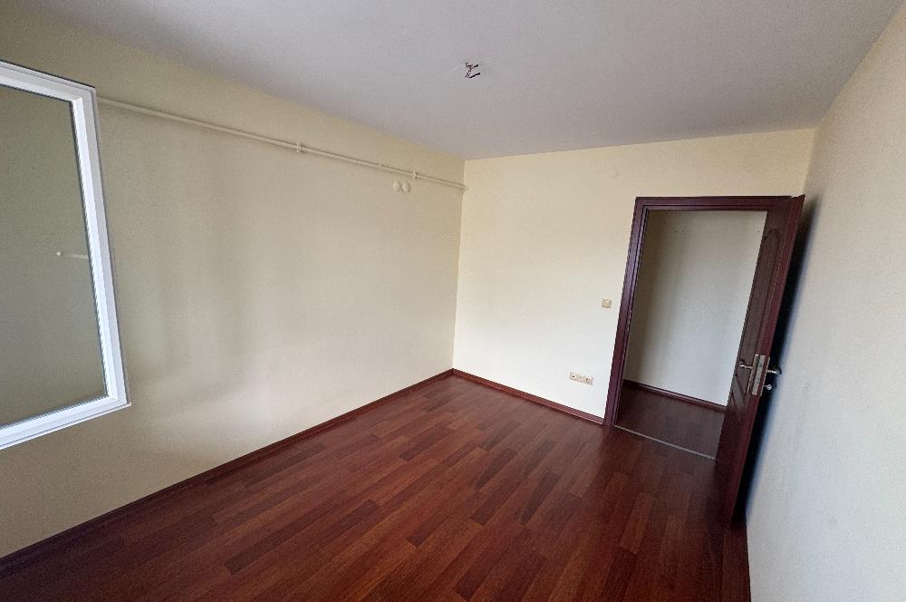 CENTURY 21'DEN FERAH AÇIK OTOPARKLI FIRSAT DAİRE