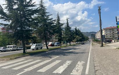 CENTURY 21'DEN FERAH AÇIK OTOPARKLI FIRSAT DAİRE