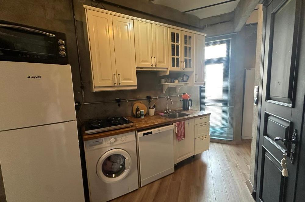 KUMBARACI YOKUŞU BEYOĞLU KAPIKULU SOKAK'TA KİRALIK EŞYALI DAİRE