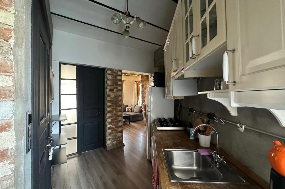 KUMBARACI YOKUŞU BEYOĞLU KAPIKULU SOKAK'TA KİRALIK EŞYALI DAİRE