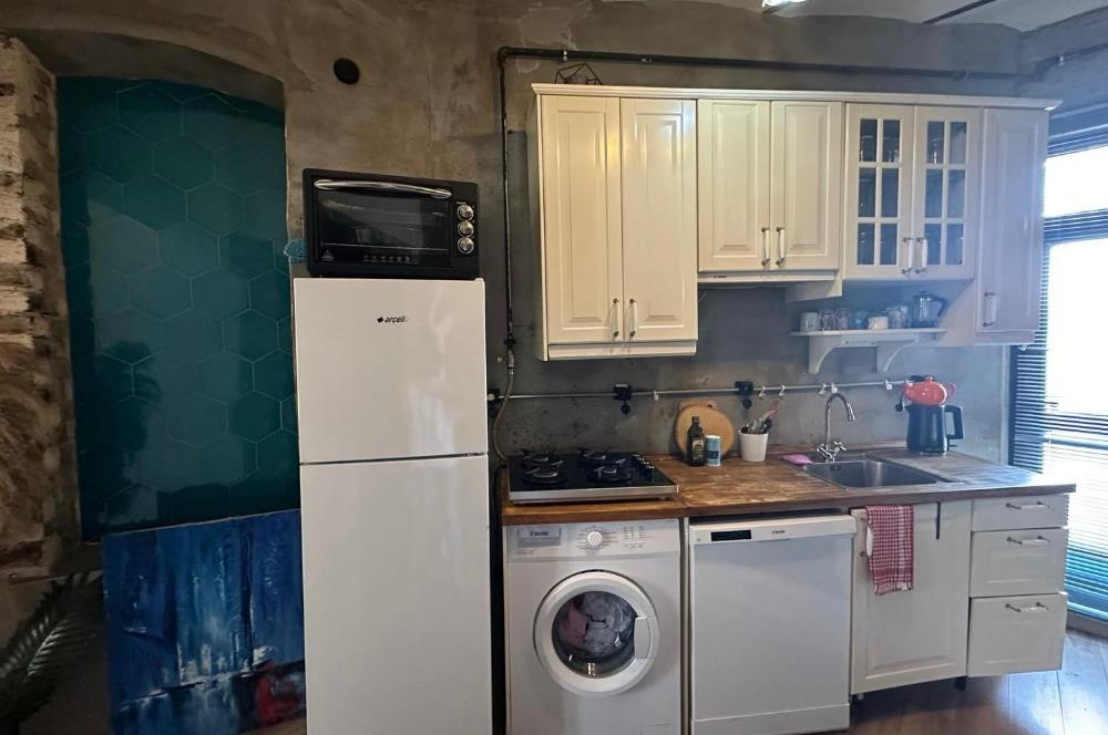 KUMBARACI YOKUŞU BEYOĞLU KAPIKULU SOKAK'TA KİRALIK EŞYALI DAİRE