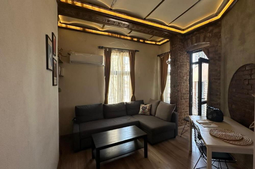 KUMBARACI YOKUŞU BEYOĞLU KAPIKULU SOKAK'TA KİRALIK EŞYALI DAİRE