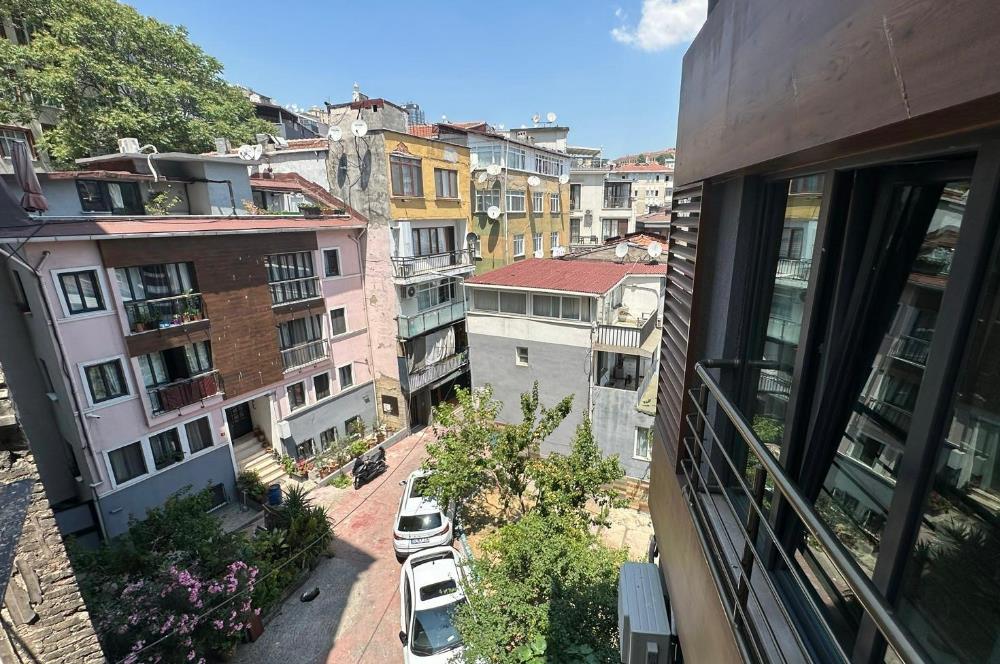 KUMBARACI YOKUŞU BEYOĞLU KAPIKULU SOKAK'TA KİRALIK EŞYALI DAİRE
