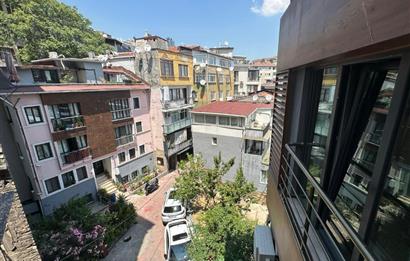 KUMBARACI YOKUŞU BEYOĞLU KAPIKULU SOKAK'TA KİRALIK EŞYALI DAİRE