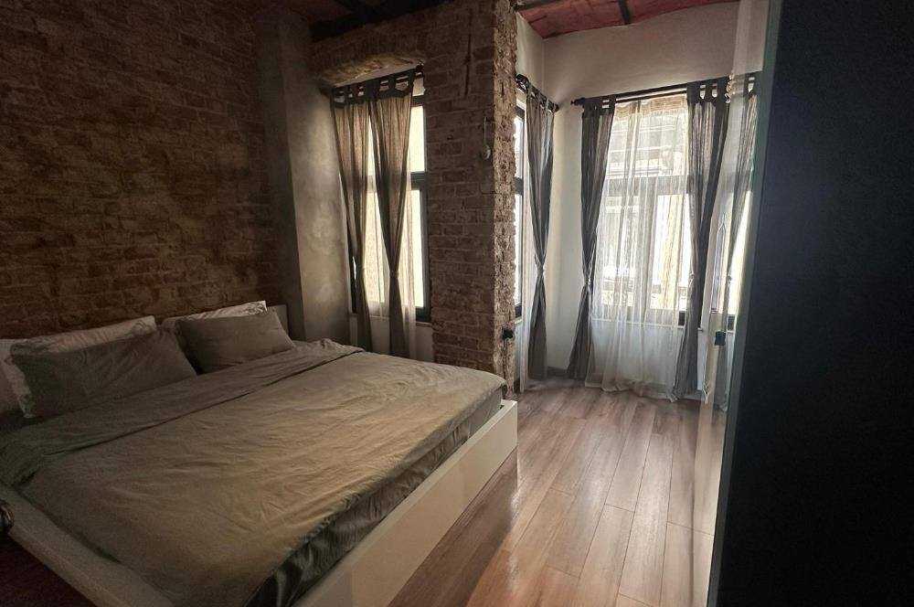 KUMBARACI YOKUŞU BEYOĞLU KAPIKULU SOKAK'TA KİRALIK EŞYALI DAİRE