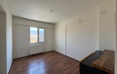 Ulukent Metrokent Sitesi'nde Bakımlı 3+1 Kiralık Daire