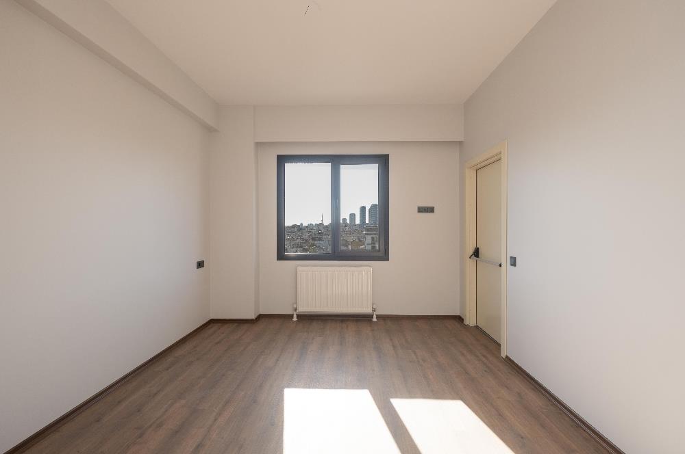KARTAL TURGUTPAŞA CADDESİ ÜZERİNDE 3+1 EBEVEYN BANYOLU 8.KAT SIFIR DAİRE