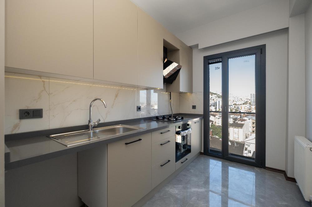 KARTAL TURGUTPAŞA CADDESİ ÜZERİNDE 3+1 EBEVEYN BANYOLU 8.KAT SIFIR DAİRE