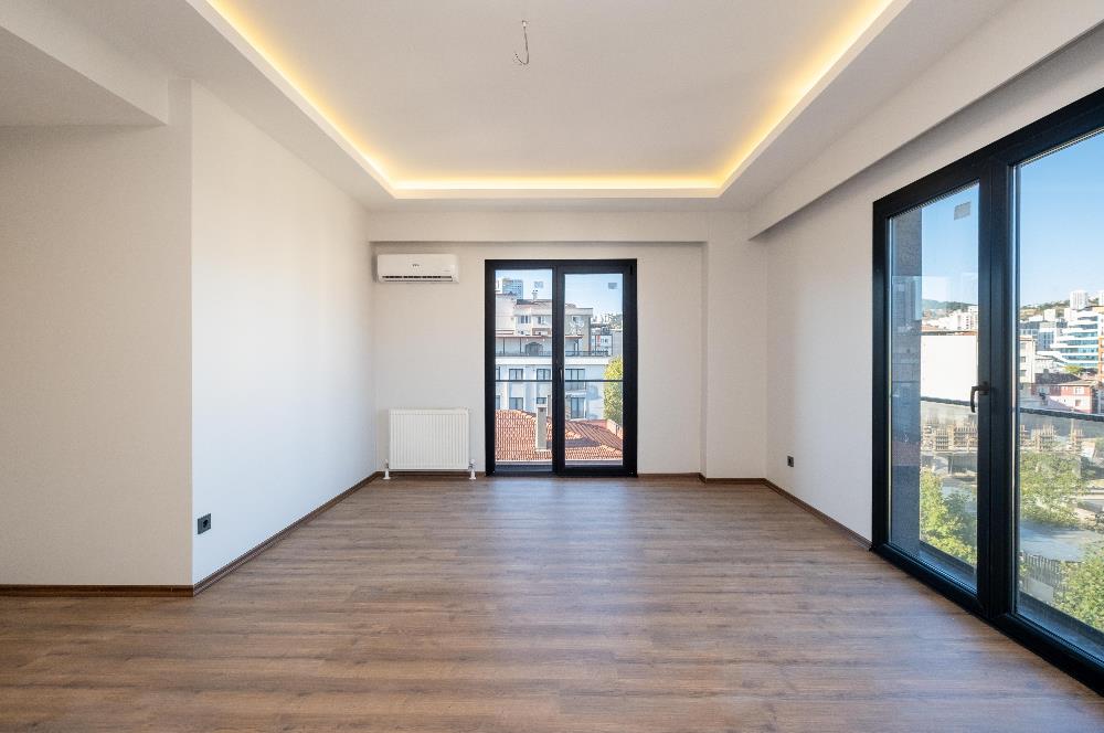KARTAL TURGUTPAŞA CADDESİ’NDE 3+1 EBEVEYN BANYOLU SIFIR LÜKS DAİRE