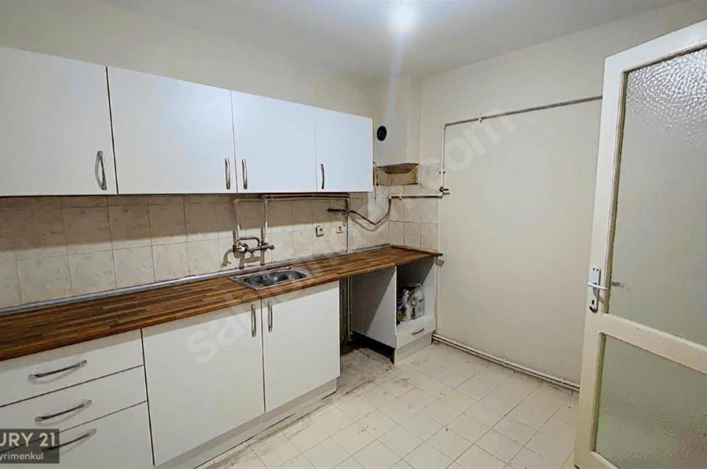 Yali mahallesi Satilik 3+1 dai