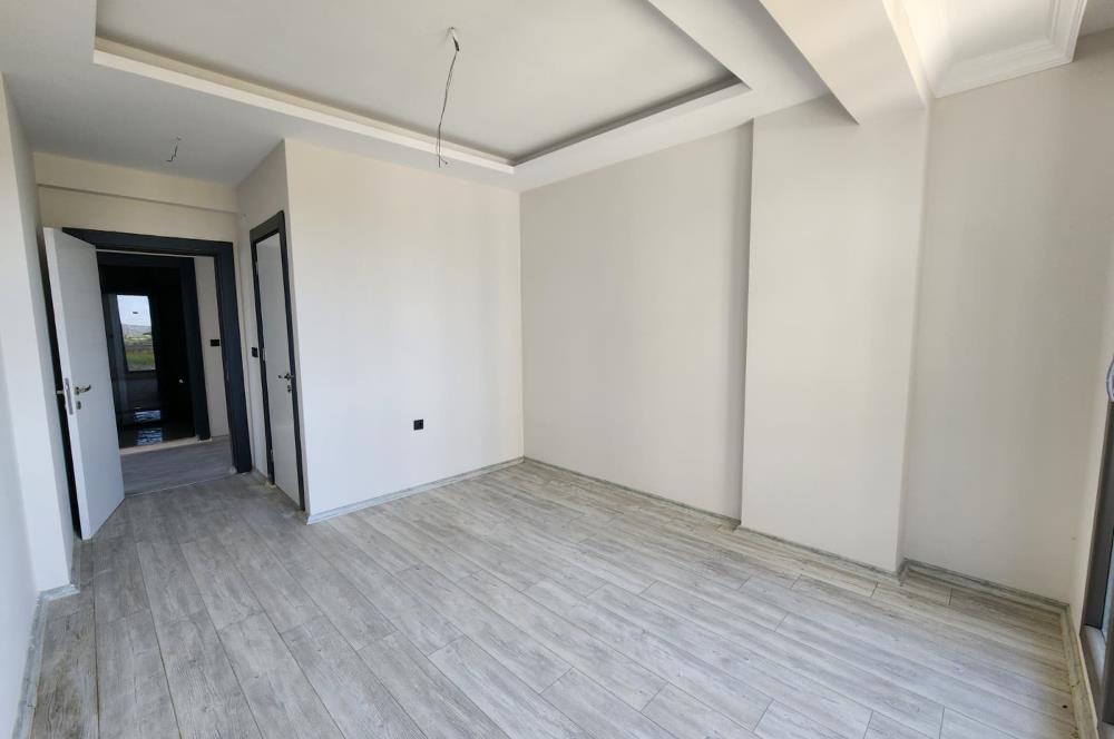 C21 BAL'DAN AYVALIK ALTINOVADA HAVUZ CEPHELİ SATILIK SIFIR 2+1 DAİRE